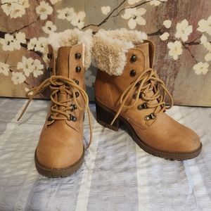 Whitemt boots